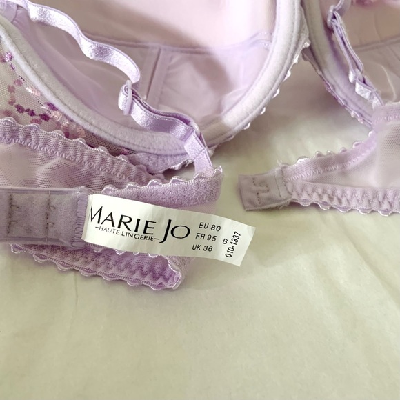 Marie Jo lilac lace bra and panty set - Picture 8 of 12